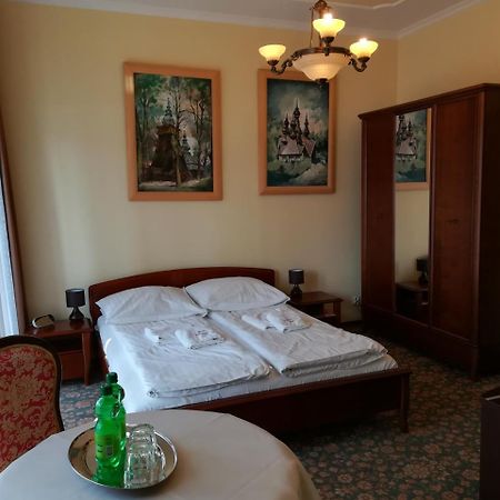 Victoria Cechini Hotel กรินีซา ดรอยจ์ ภายนอก รูปภาพ