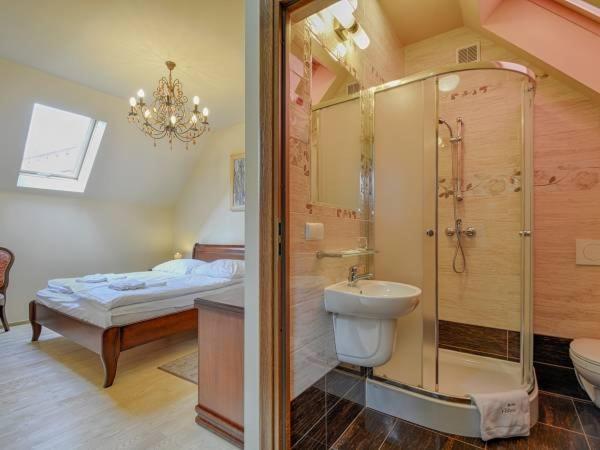 Victoria Cechini Hotel กรินีซา ดรอยจ์ ภายนอก รูปภาพ