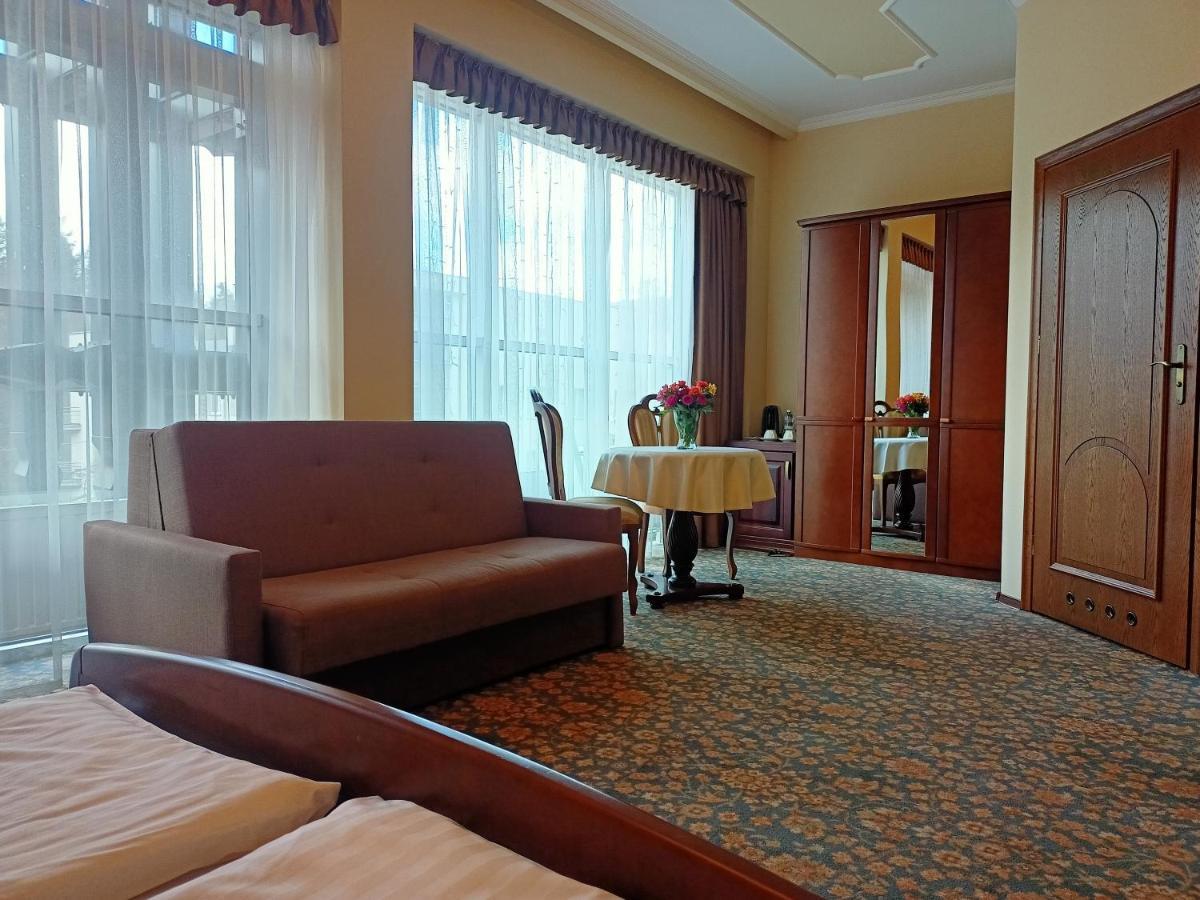 Victoria Cechini Hotel กรินีซา ดรอยจ์ ภายนอก รูปภาพ