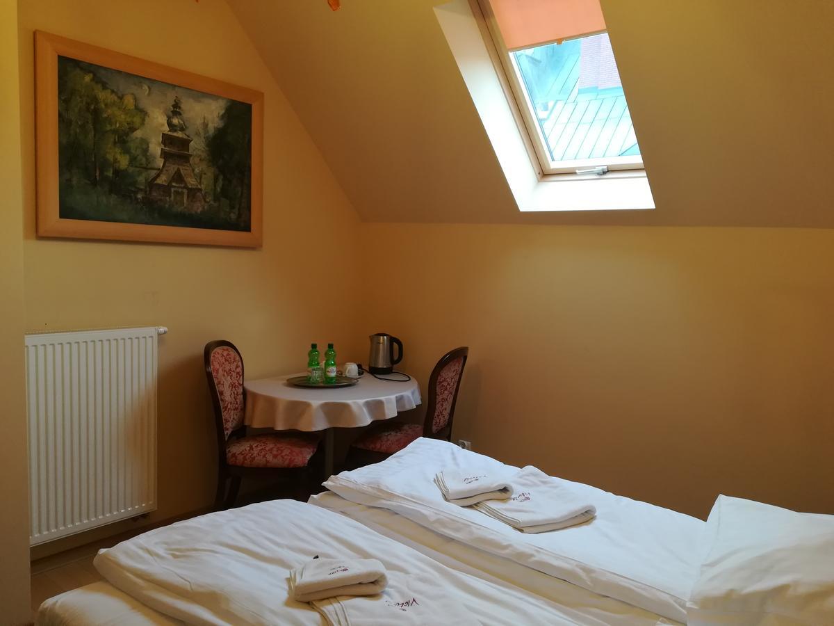 Victoria Cechini Hotel กรินีซา ดรอยจ์ ภายนอก รูปภาพ