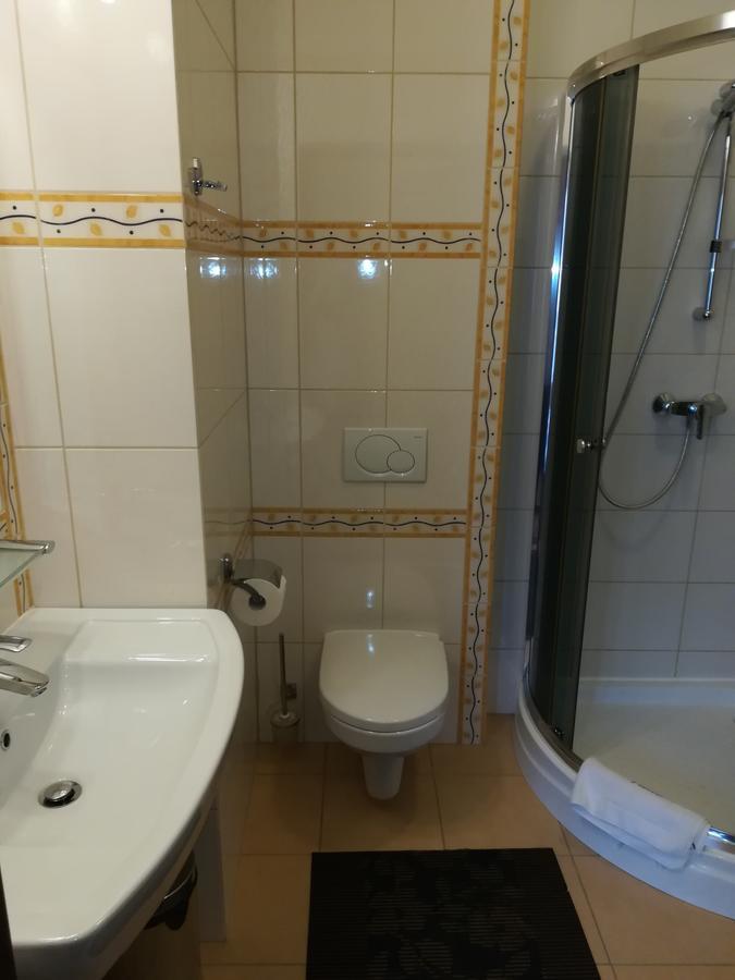 Victoria Cechini Hotel กรินีซา ดรอยจ์ ภายนอก รูปภาพ