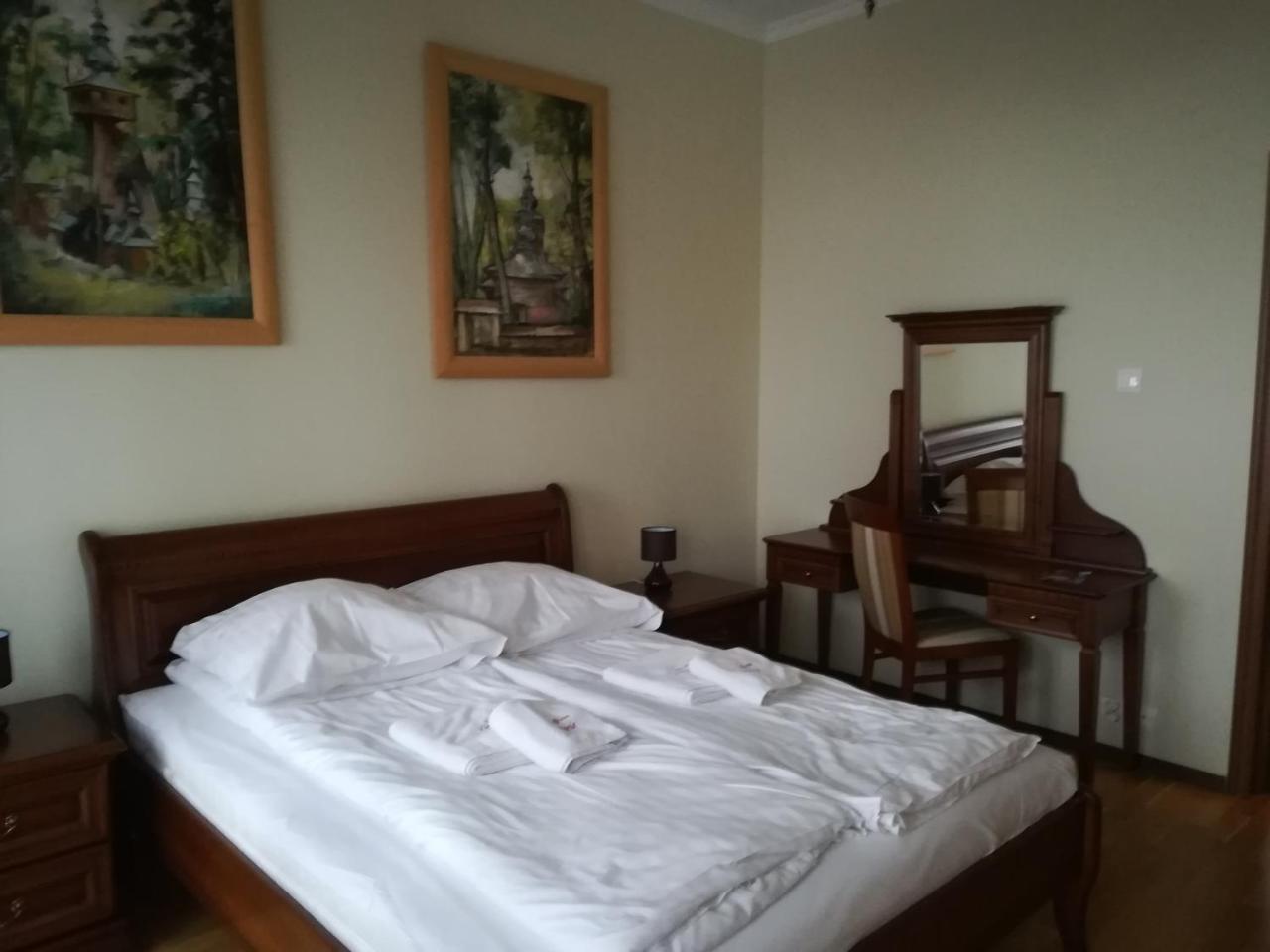 Victoria Cechini Hotel กรินีซา ดรอยจ์ ภายนอก รูปภาพ