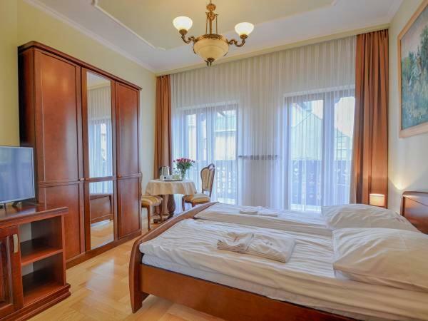 Victoria Cechini Hotel กรินีซา ดรอยจ์ ภายนอก รูปภาพ